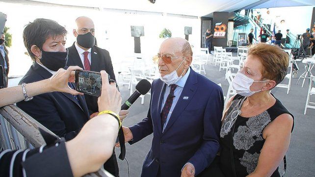 "Somos una compañía que cree, proyecta y crece, pero por sobre todas las cosas, que mira al mundo para ofrecer lo mejor que nuestra industria y nuestro suelo posee", afimó Alfredo Coto. 