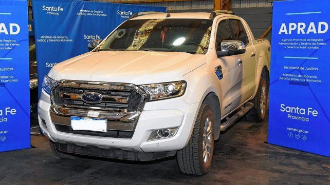 Hay 13 autos y 4 motos secuestradas que serán subastadas