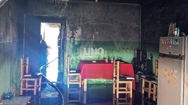 Pudo ser una tragedia. El fuego comenz&oacute; en el colch&oacute;n de una pieza por una travesura y se propag&oacute; a otros sectores de la casa.