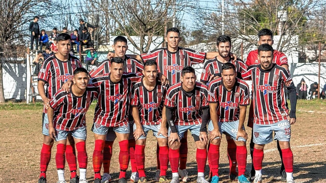 Juventud Unida de Candioti es el puntero del ascenso liguista, y recibir&aacute; a Don Salvador de Santo Tom&eacute;.