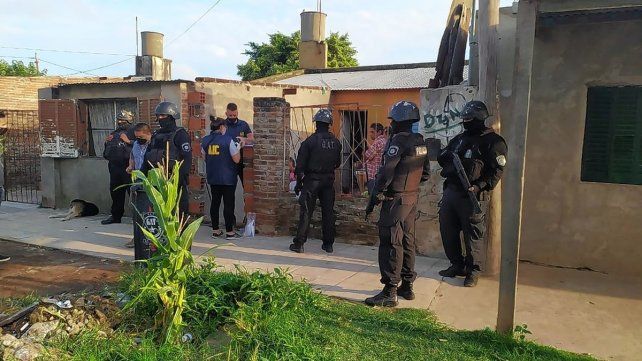 Apresaron a tres personas por intentar vender terrenos ajenos en el B° El Pozo de Santa Fe