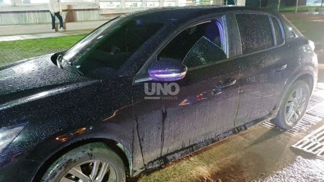 El auto baleado del barrabrava de Unión 