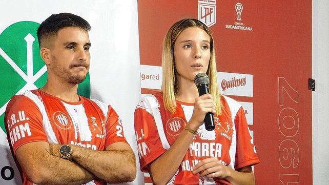 Jonatan Sthelik y la atleta santafesina Denise Garetto, tienen a su cargo la realización de la competencia.