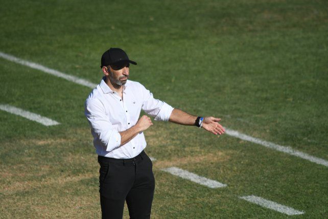 Azconz&aacute;bal elogi&oacute; la gran tarea de Uni&oacute;n, para traerse una victoria de oro ante Arsenal en Sarand&iacute;.