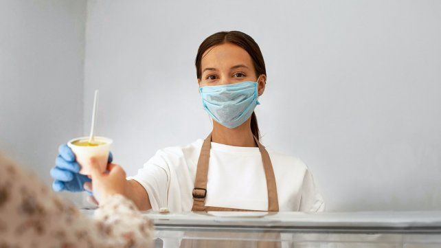 Salir a tomar un helado durante la pandemia de coronavirus disminuyó en un 30%, según el titular de la Cámara de Heladeros de Santa Fe.