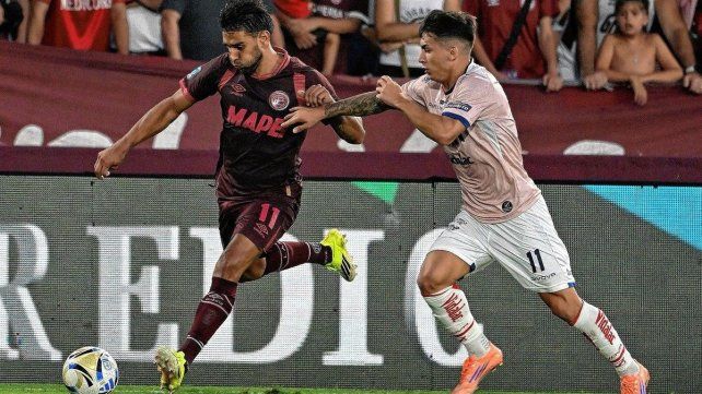 Mateo Del Blanco jug&oacute; un gran segundo tiempo ante Lan&uacute;s como lateral izquierdo, cuando Uni&oacute;n se qued&oacute; con 10.