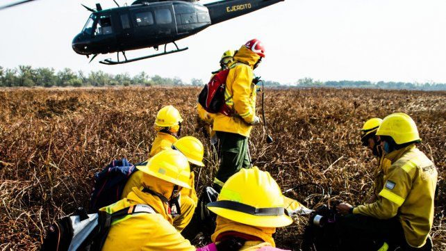 La Brigada Forestal dependiente de los bomberos santafesino salieron para Misiones desde donde se desplegaran para combatir los incendios en Corrientes