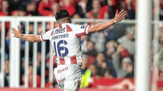 Mauricio Martínez le dio con un gran gol la victoria a Unión contra Estudiantes.
