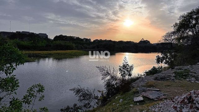 Temor por la crecida del río: vecinos de La Vuelta del Paraguayo reclaman por la limpieza de reservorios antes la posible llegada de El Niño Temor por la crecida del río: vecinos de La Vuelta del Paraguayo reclaman por la limpieza de reservorios antes la posible llegada de El Niño