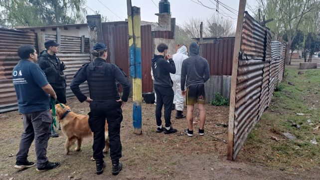 Rosario Hallaron Un Cuerpo Calcinado Y Buscan Otro Cadáver En Una Fosa De Una Vivienda Precaria 8935