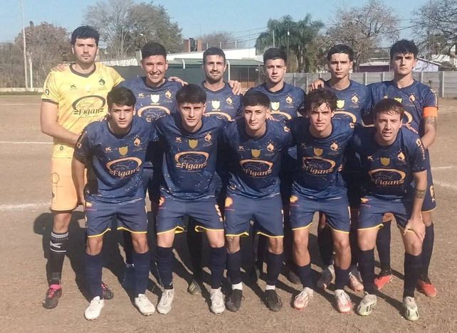 Náutico El Quillá se despidió del certamen goleando a Vecinal Gálvez en Sauce Viejo.
