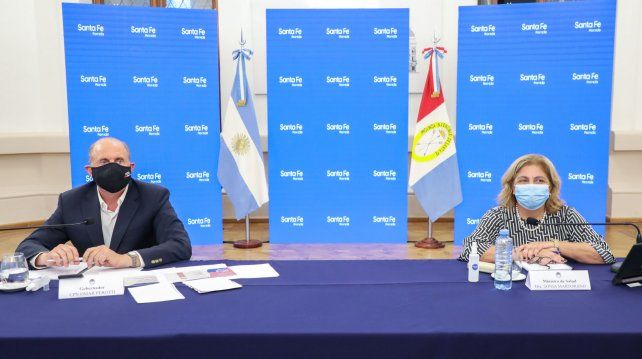 El gobernador participó junto a la ministra de Salud, Sonia Martorano de una videoconferencia con mandatarios provinciales del centro y sur del país.