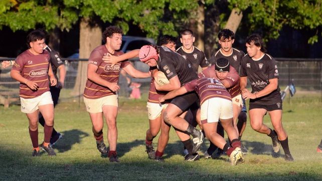 Universitario de Santa Fe se impuso a Palermo Bajo de Córdoba y festejó en el torneo que fue organizador.