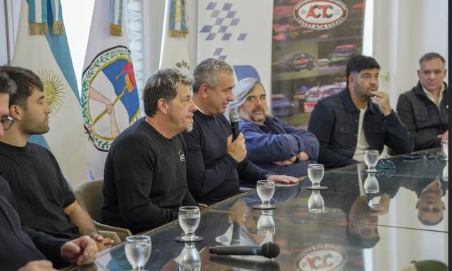 La tercera fecha de la Copa de Oro del TC se disputará el 24 y 25 de octubre en el autódromo rosarino. La tercera fecha de la Copa de Oro del TC se disputará el 24 y 25 de octubre en el autódromo rosarino.