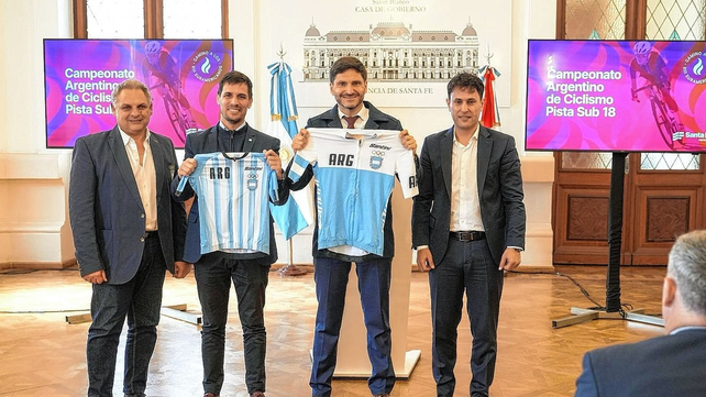 El gobernador Pullaro lanz&oacute; el Campeonato Argentino de Ciclismo de Pista Sub-18 que se realizar&aacute; en Rafaela.