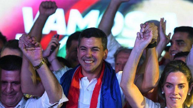 Santiago Peña gobernará hasta 2028.