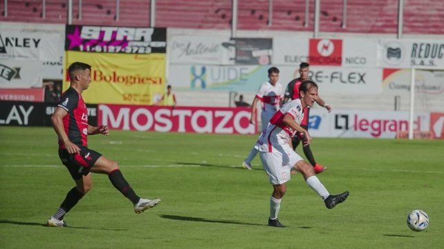 Federico L&eacute;rtora, quien viene siendo titular en Col&oacute;n, est&aacute; en duda para visitar a Los Andes por una sobrecarga.