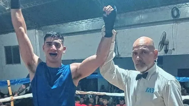  Mayr Aramis del Olimboxing de Santa Fe le ganó puntos al local Facundo Acevedo.